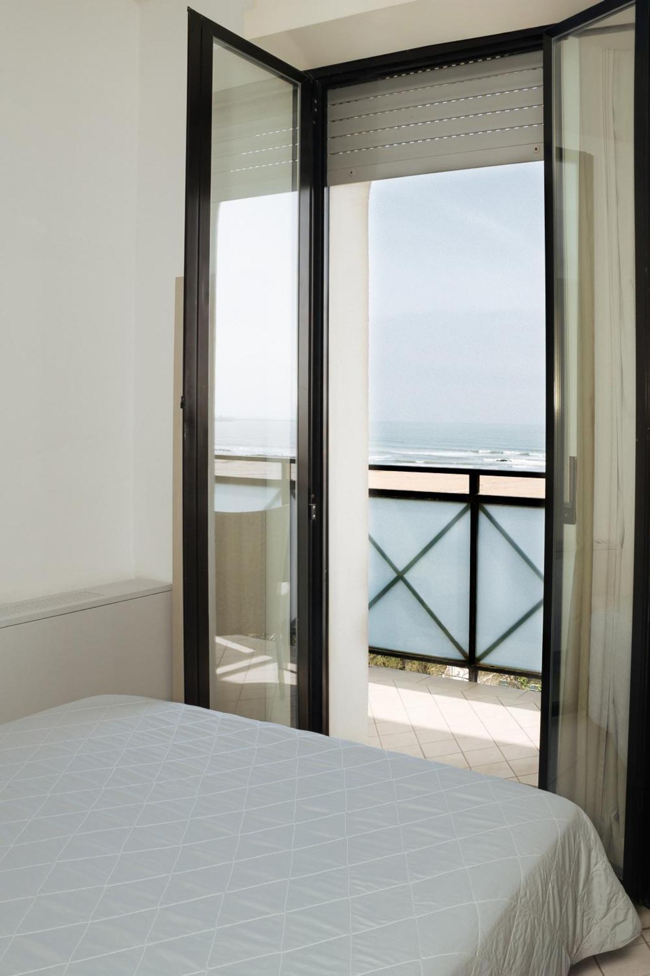 Gabbiano Apartments Rimini Exterior photo