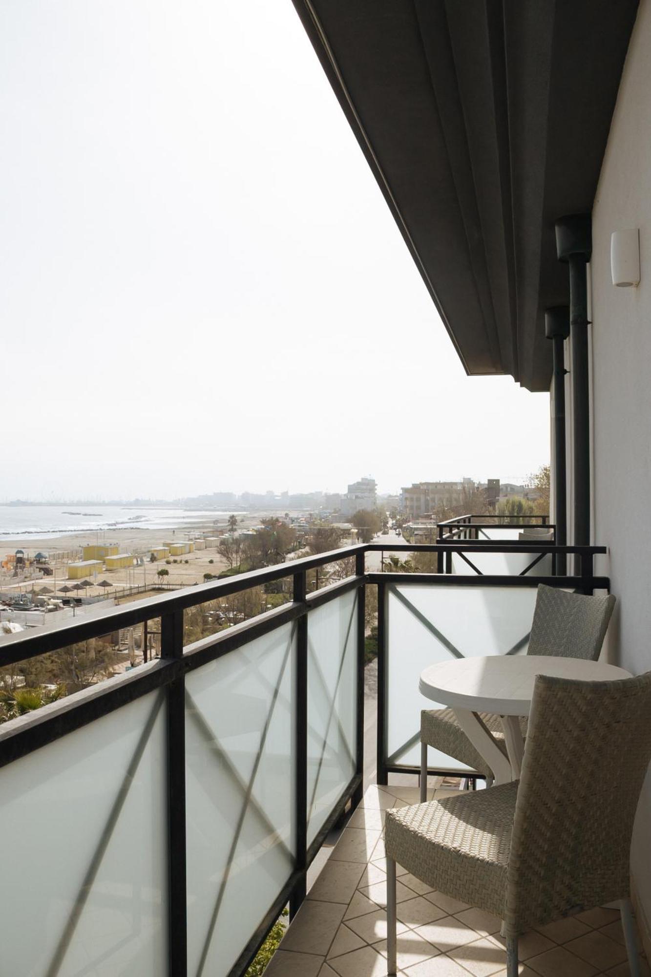 Gabbiano Apartments Rimini Exterior photo